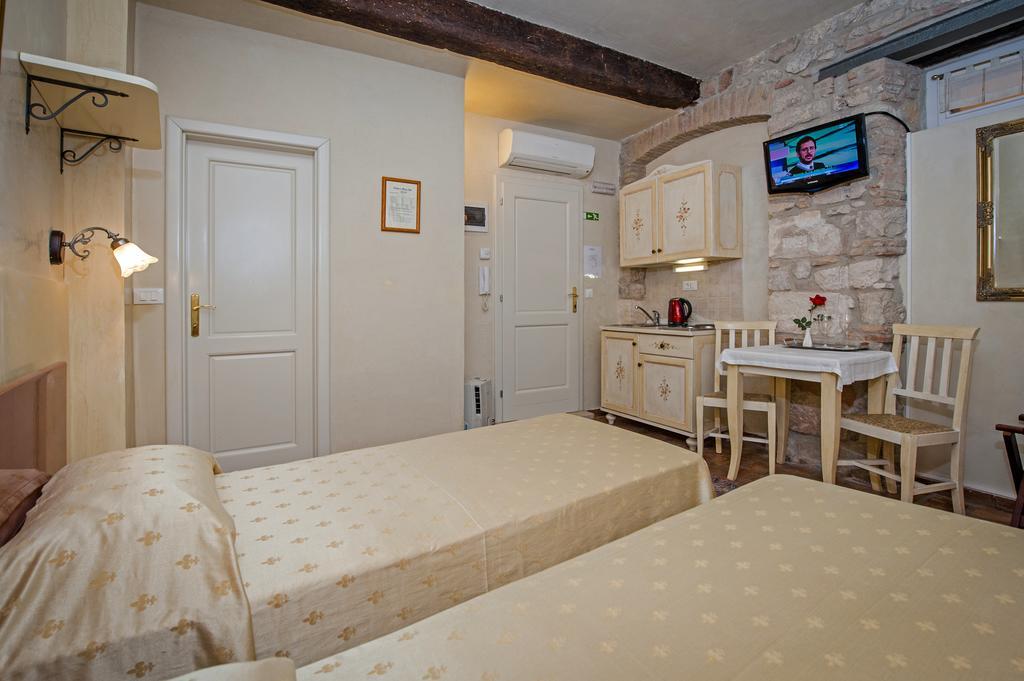 Residence Marco Polo Centro Storico Rovinj Exterior foto